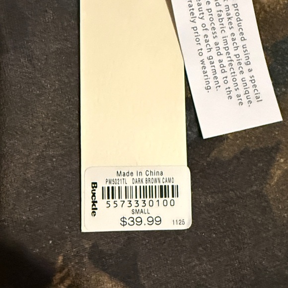 Camouflage Leaves Patterned Long Sleeve Top from Buckle - Picture 3 of 4